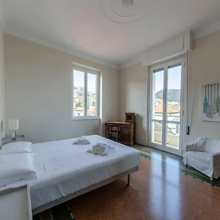 Hintown Fronte Mare A Apartment Varazze