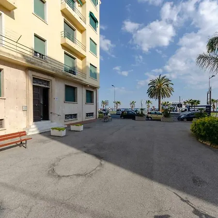 Hintown Fronte Mare A Varazze