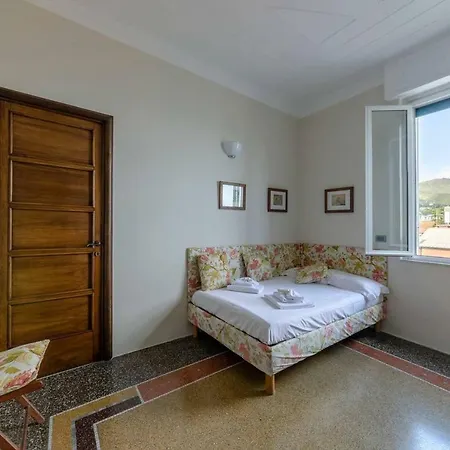 Hintown Fronte Mare A Apartment Varazze