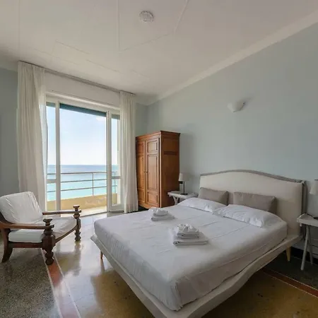 Apartment Hintown Fronte Mare A Varazze