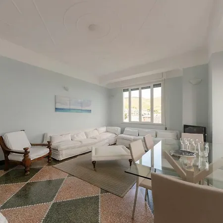 Hintown Fronte Mare A Apartman *