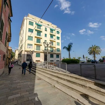 Hintown Fronte Mare A Varazze