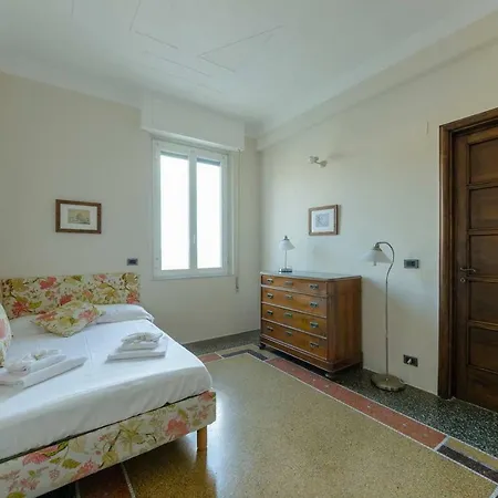 Hintown Fronte Mare A Apartman *